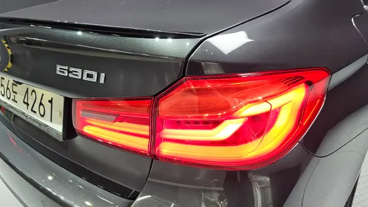 BMW 5 Series (G30) 530i M 2018 23