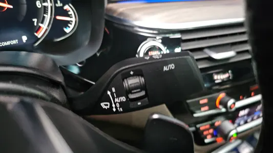 BMW 5 Series (G30) 530i M 2018 32