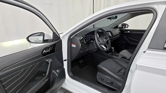 Volkswagen 7 1.5 TSI 2023 10