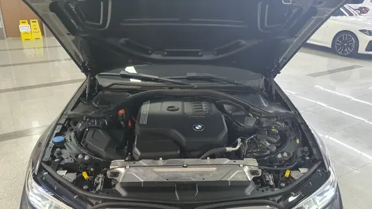BMW 3 Series (G20) 320i 2021 6
