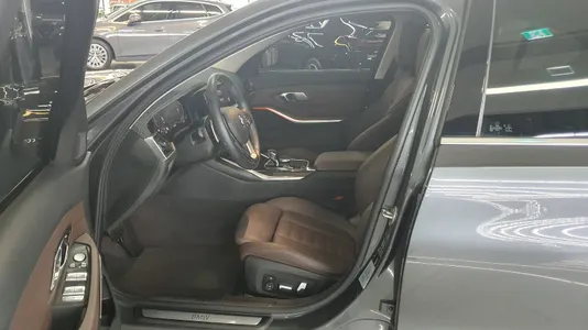 BMW 3 Series (G20) 320i 2021 11
