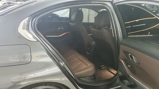 BMW 3 Series (G20) 320i 2021 12