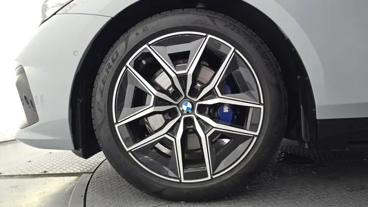 BMW 5 Series (G60) 520i M 2025 5