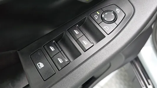 BMW 5 Series (G60) 520i M 2025 14