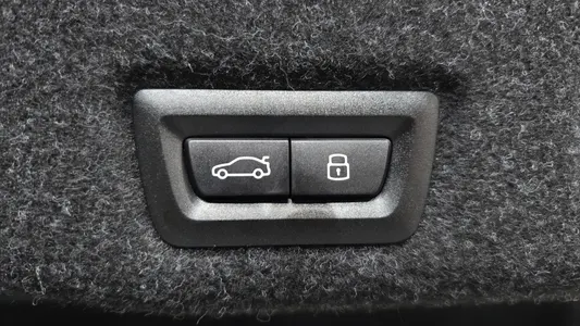 BMW 5 Series (G60) 520i M 2025 18