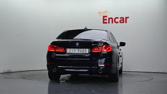 BMW 5 Series (G30) 520d 2018 4