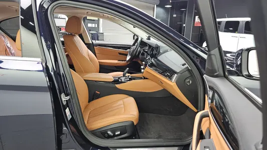 BMW 5 Series (G30) 520d 2018 11