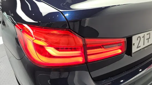 BMW 5 Series (G30) 520d 2018 23