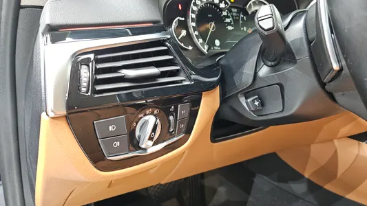 BMW 5 Series (G30) 520d 2018 27