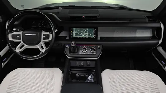 Land Rover (L663) 110 D300 HSE 2021 6