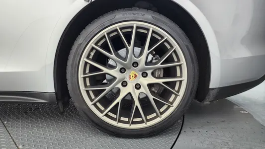 Porsche (971) 3.0 AWD 2018 21