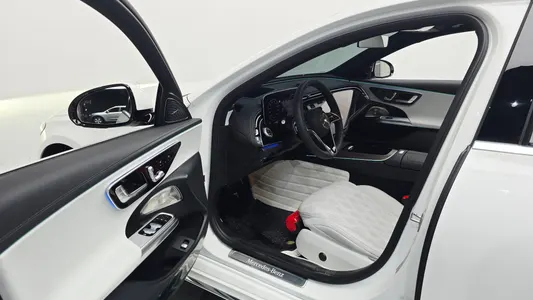 Mercedes-Benz E-Class W214 E450 4MATIC 2025 10
