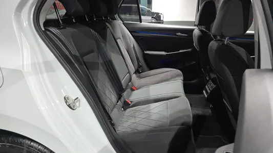 Volkswagen 8 2.0 TDI 2022 11