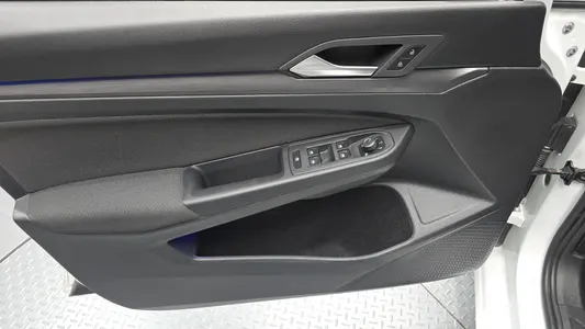 Volkswagen 8 2.0 TDI 2022 24