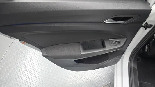 Volkswagen 8 2.0 TDI 2022 25
