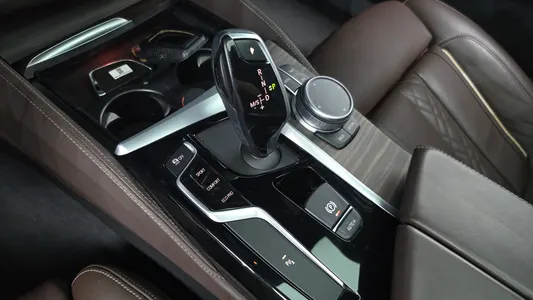 BMW 5 Series (G30) 520i M 2020 9