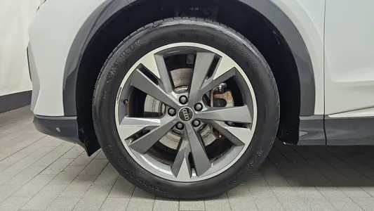 Audi Q4 e- (F4) 40 2023 5
