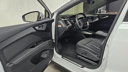 Audi Q4 e- (F4) 40 2023 10