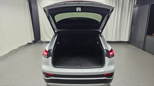Audi Q4 e- (F4) 40 2023 17