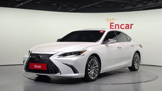 Lexus ES300h 7 2024