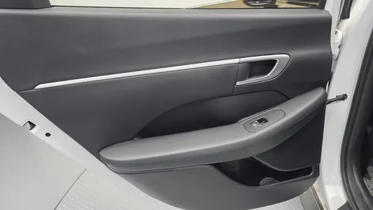 Hyundai (DN8) 2.0 LPG() 2019 25