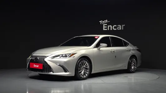Lexus ES300h 7 2018