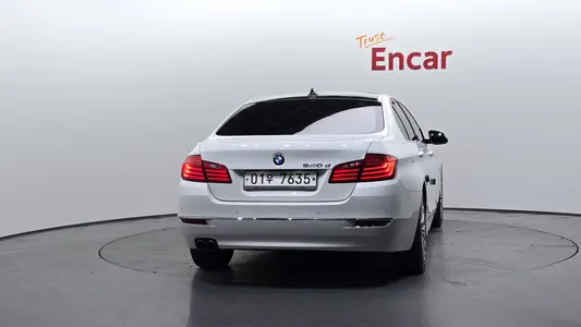 BMW 5 Series (F10) 520d 2015 4
