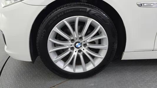 BMW 5 Series (F10) 520d 2015 5