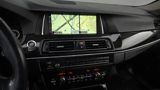 BMW 5 Series (F10) 520d 2015 13