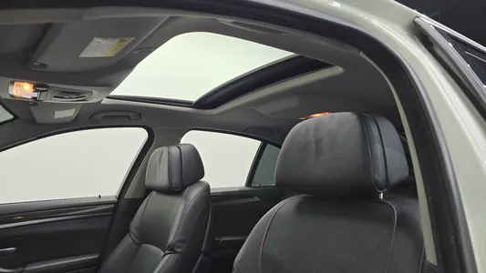 BMW 5 Series (F10) 520d 2015 18