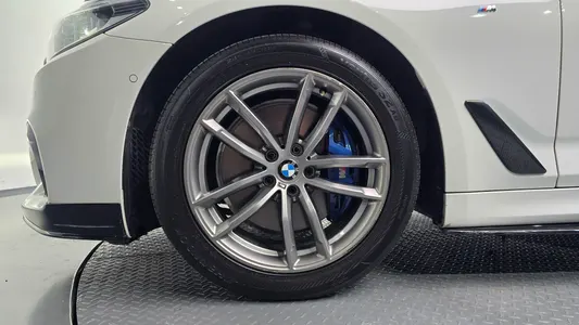 BMW 5 Series (G30) 530i M 2018 4