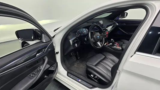 BMW 5 Series (G30) 530i M 2018 10