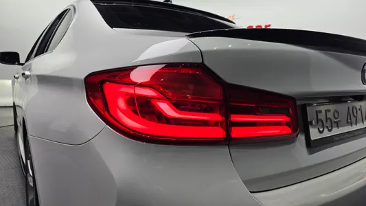 BMW 5 Series (G30) 530i M 2018 23