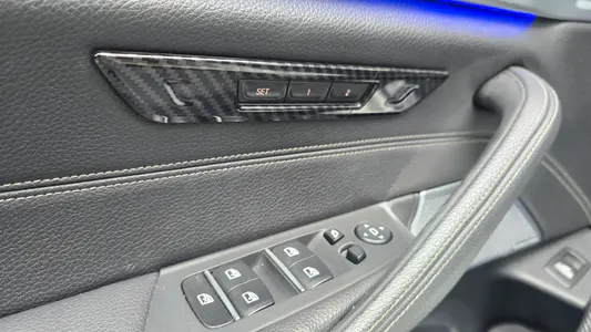 BMW 5 Series (G30) 530i M 2018 28
