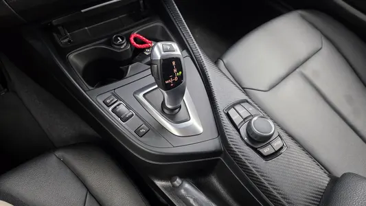 BMW 1 Series (F20) 118d 1 5 2014 9
