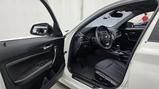 BMW 1 Series (F20) 118d 1 5 2014 10