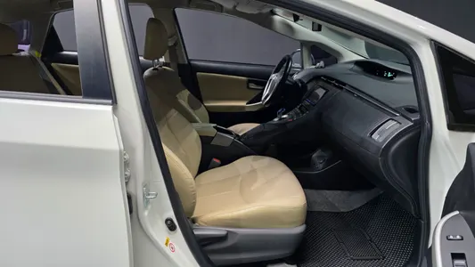 Toyota 프리우스 1.8 E 2014 11