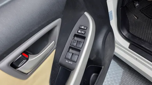 Toyota 프리우스 1.8 E 2014 33