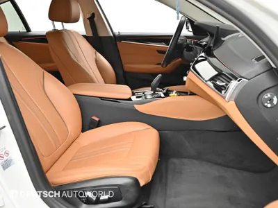 BMW 5 Series (G30) 520i 2020 10