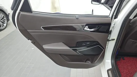 Kia K7 2017 25