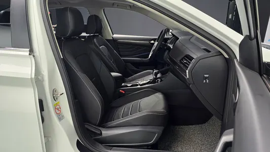 Volkswagen 7 1.5 TSI 2023 10