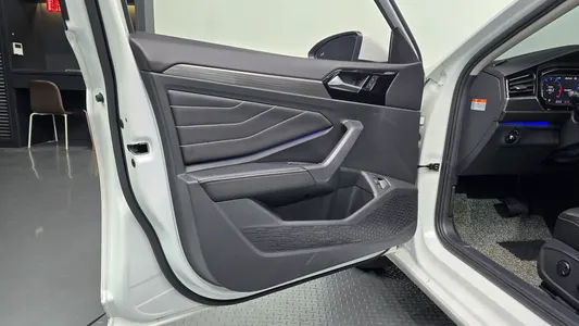 Volkswagen 7 1.5 TSI 2023 24