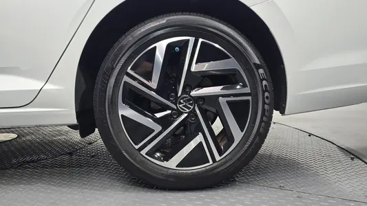 Volkswagen 7 1.5 TSI 2023 21