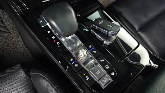 Kia K7 3.0 LPI () 2020 9