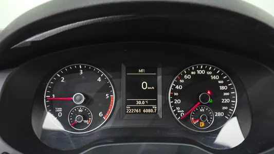 Volkswagen 제타 2.0 TDI 2012 8