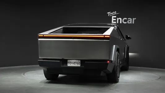 Tesla 사이버트럭 Cyberbeast 2025 4