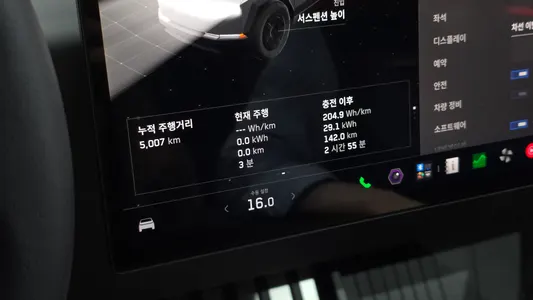 Tesla 사이버트럭 Cyberbeast 2025 8