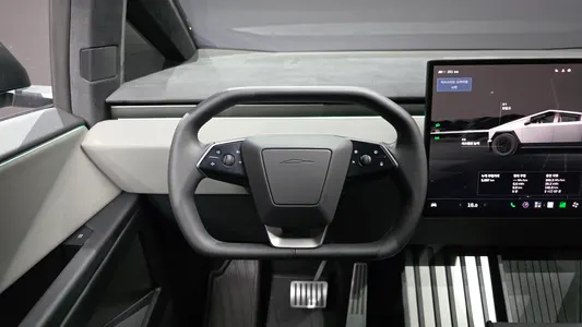 Tesla 사이버트럭 Cyberbeast 2025 12