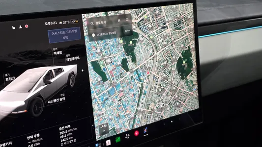 Tesla 사이버트럭 Cyberbeast 2025 13