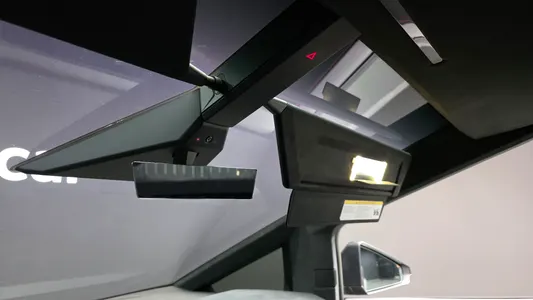 Tesla 사이버트럭 Cyberbeast 2025 19